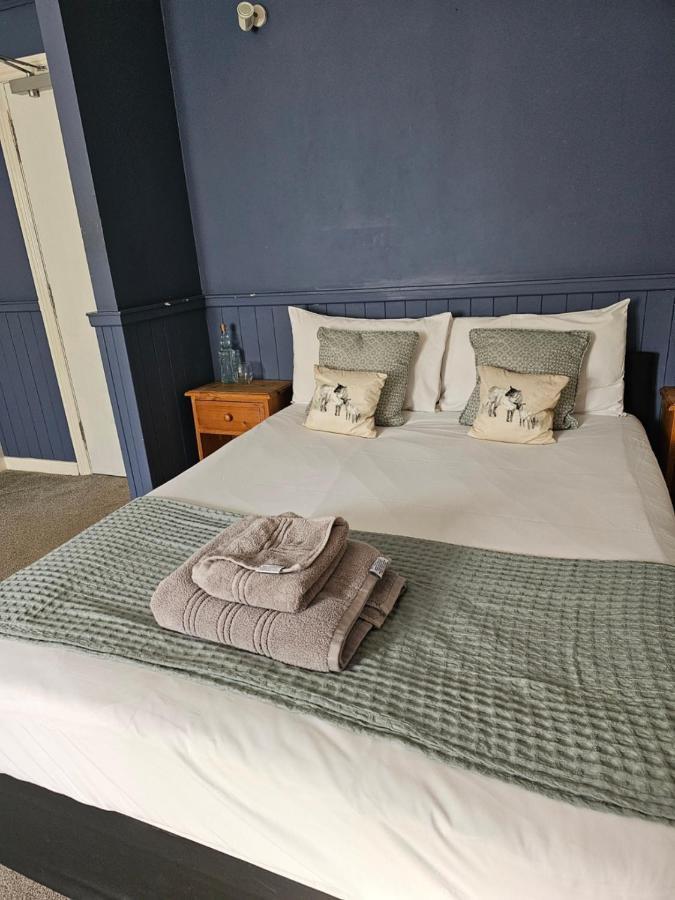 Dog And Partridge Inn كالني المظهر الخارجي الصورة